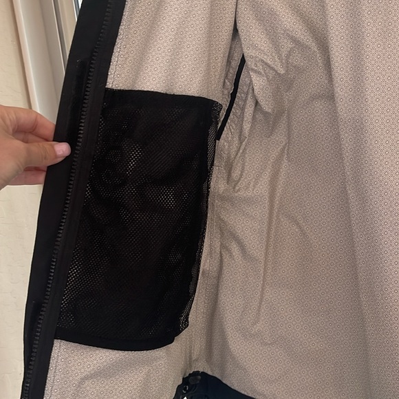 The North Face rain jacket - Picture 6 of 7